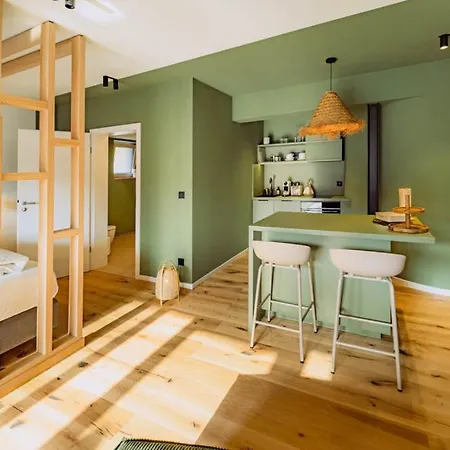 Kabinett Boutique * 克罗夫